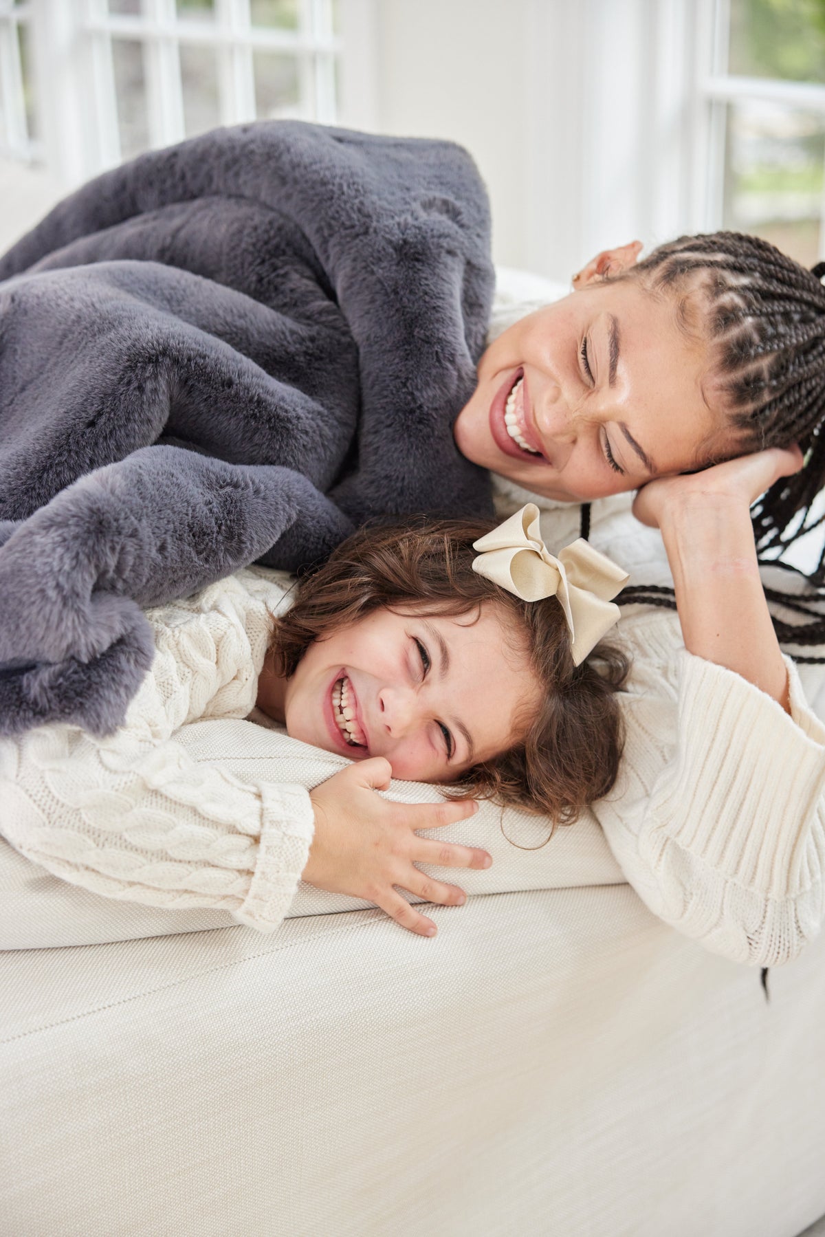 Pretty Rugged Indoor Faux Fur Blanket – 55 × 70 Inches