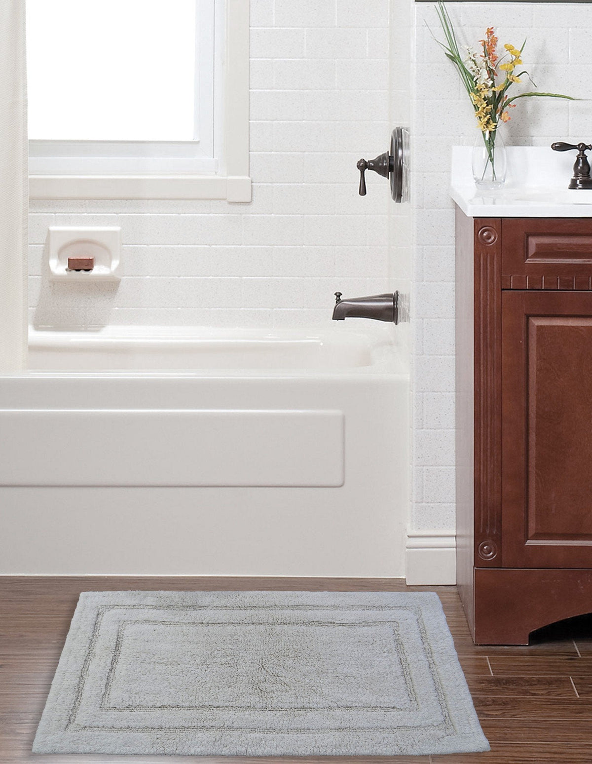 Ivory Cotton Bath Rug — 20 × 32 in