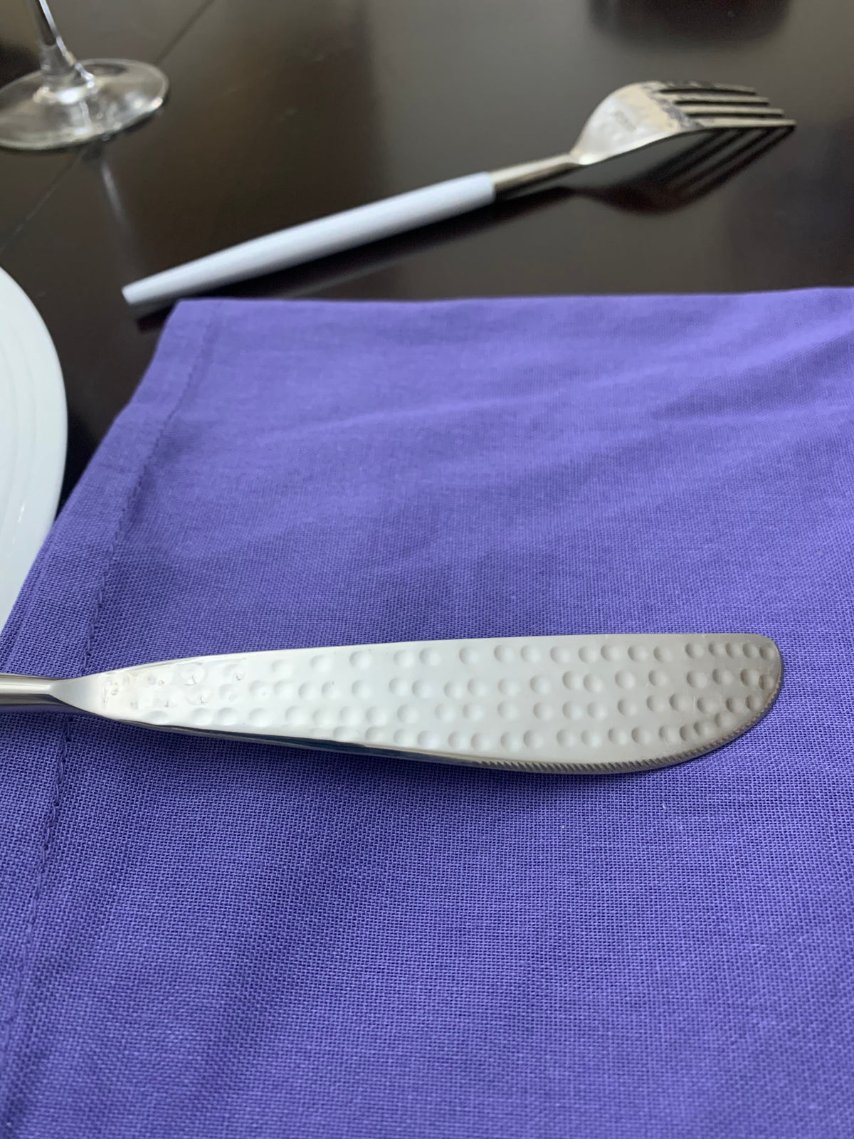 White & Silver Flatware Set — 20 Piece