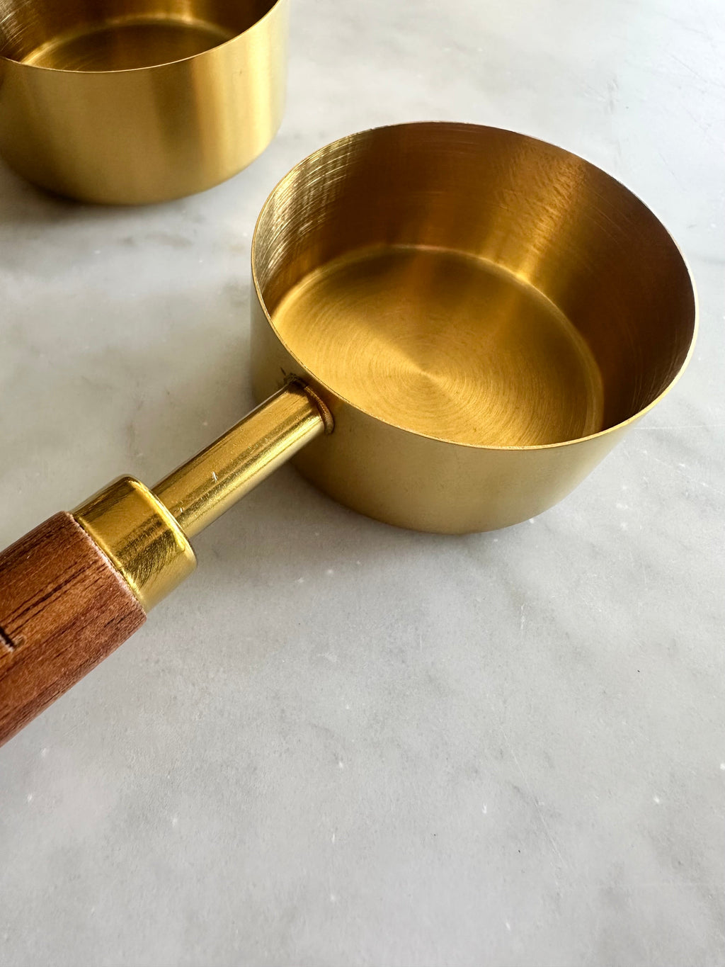 Montecito Wood & Gold Measuring Cups and Spoons — Set of 8