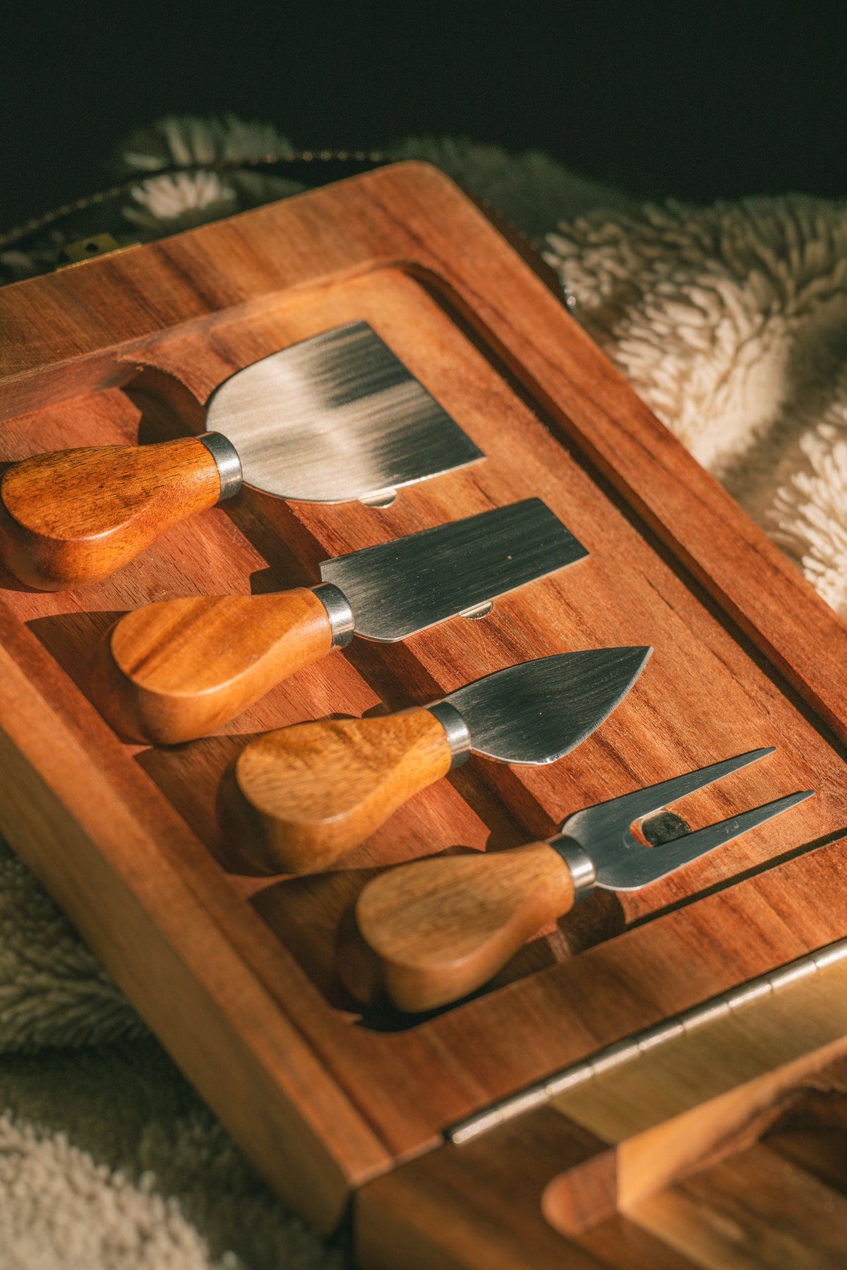 Folding Acacia Cheese Board with Serving Tools
