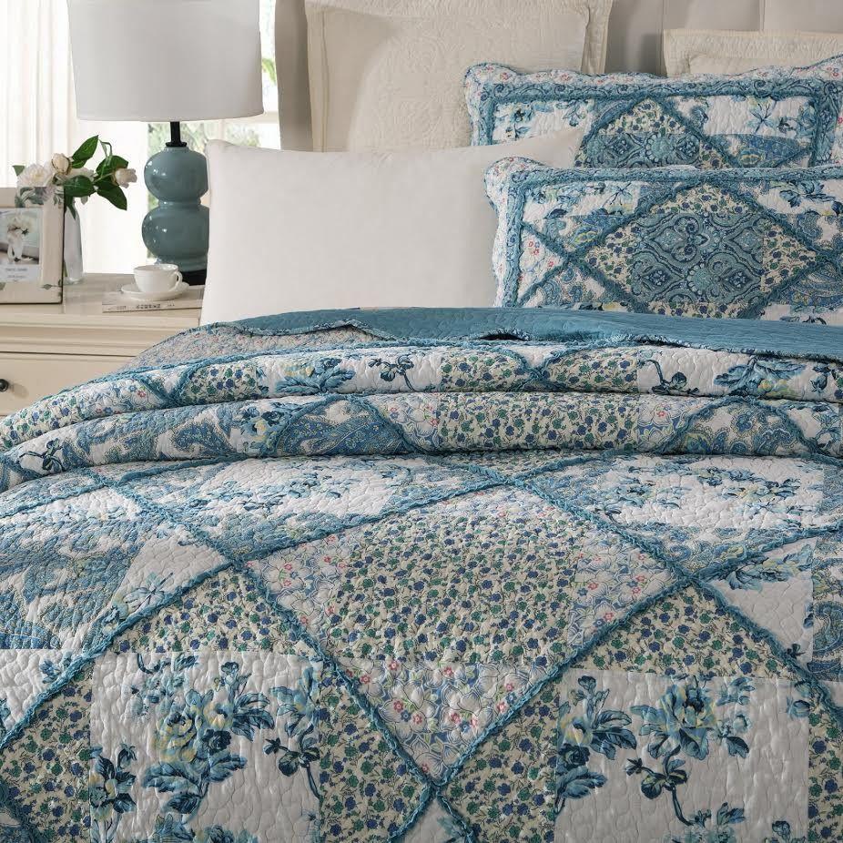 Petal Dance Blue & Ivory Cotton Patchwork Quilt Set